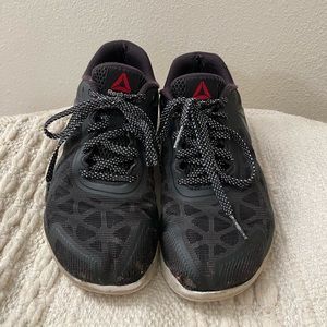 Reebok Black and White Trainers - size 7